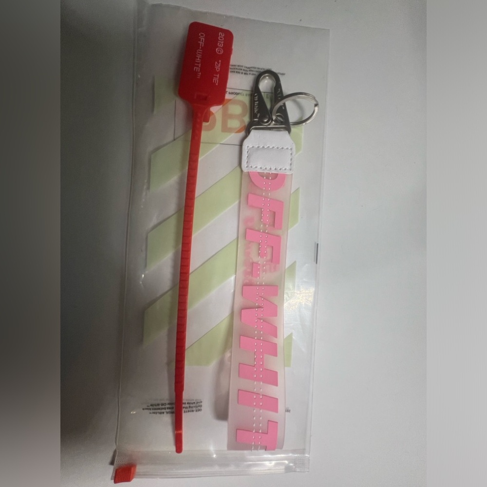 Off-white Lanyard Keychain with industrial clasp (Pink)